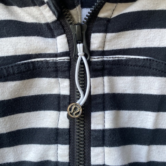 Lululemon Scuba Hoodie - Picture 2 of 9